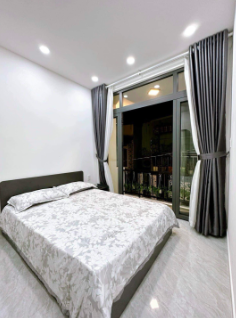 Bán nhà khu Hoàng Văn Thụ, 40m2, Tân Bình, hẻm 4m, giá 3.x tỷ